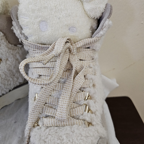 Hello kitty sneakers - Picture 2 of 6